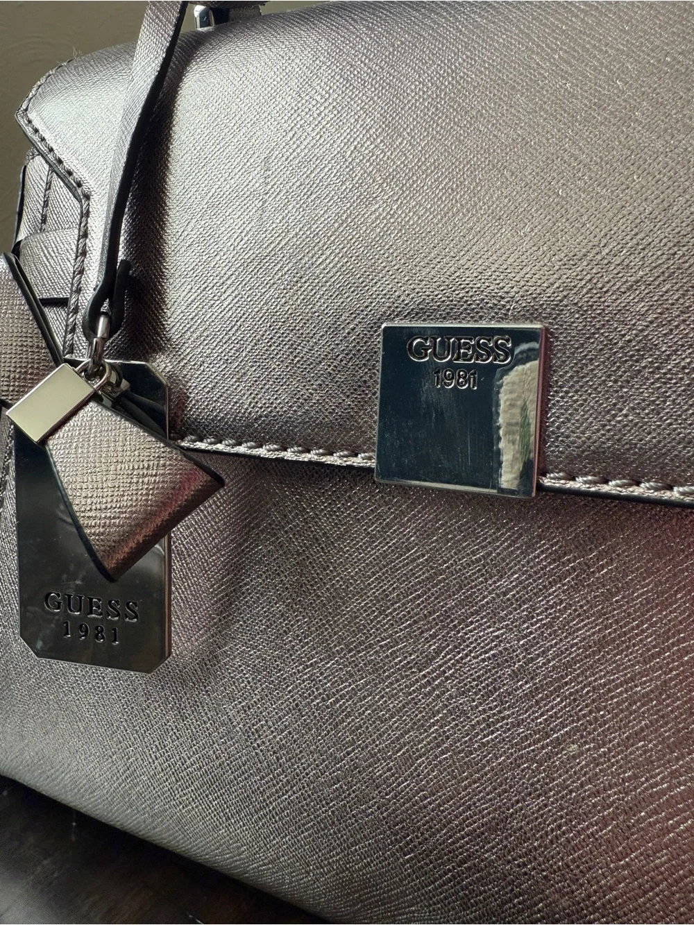 Chic GUESS Metallic Pewter Top-Handle Satchel Easy open/close. 4 pockets inside